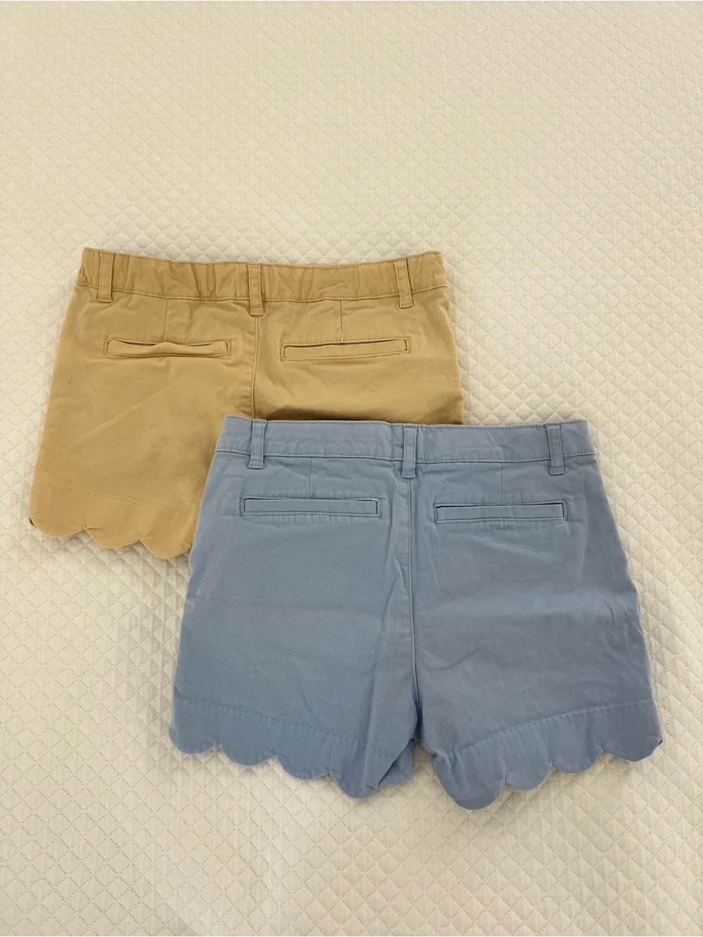 Crown and Ivy Scallop Hem Twill Shorts